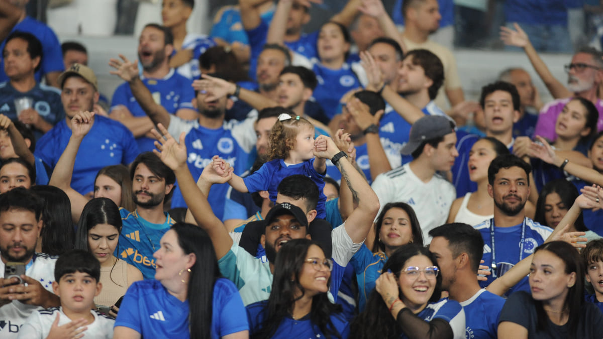 Cruzeiro amplia parceria com patrocinador e oferece desconto à torcida