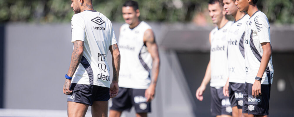 Santos toma decisão sobre episódio envolvendo Neymar e Robinho Jr.