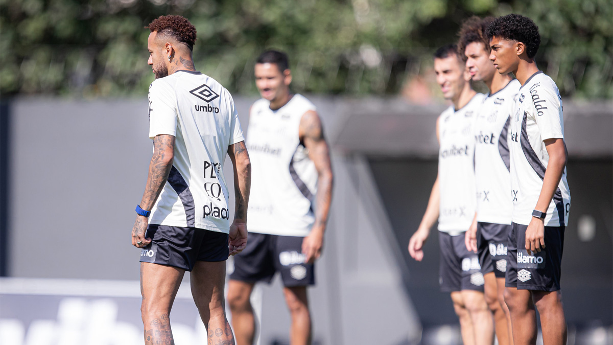 Santos toma decisão sobre episódio envolvendo Neymar e Robinho Jr.