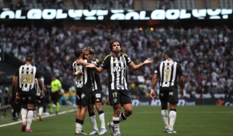 Titular com Sampaoli perde espaço no Atlético e fica fora do banco
