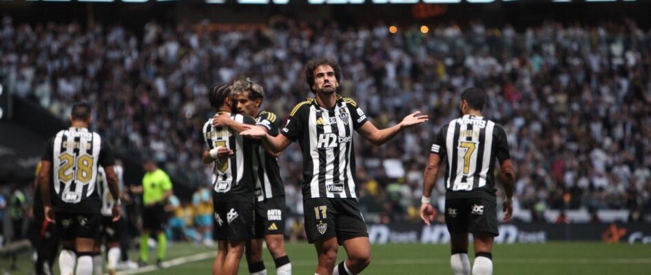 Titular com Sampaoli perde espaço no Atlético e fica fora do banco