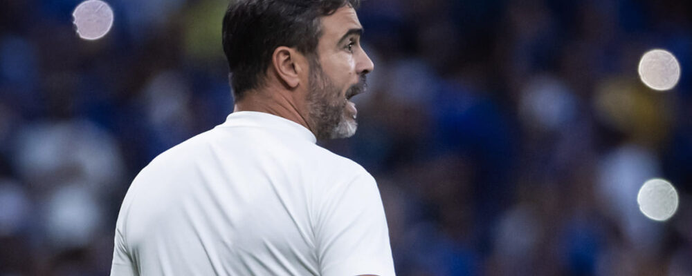 Vai poupar? Artur Jorge nega limitação física do Cruzeiro e expõe planos para sequência