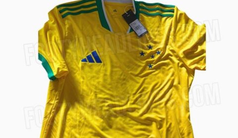 Vaza nova camisa do Cruzeiro em homenagem à Seleção Brasileira