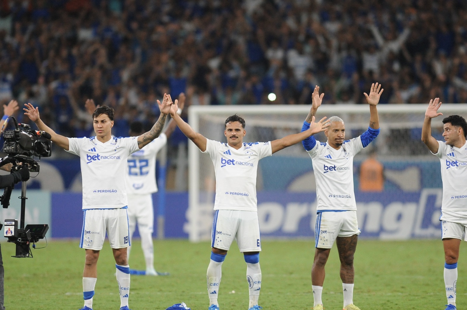 Nova camisa branca do Cruzeiro para a temporada 2026 - (foto: Alexandre Guzanshe/EM/D.A Press)