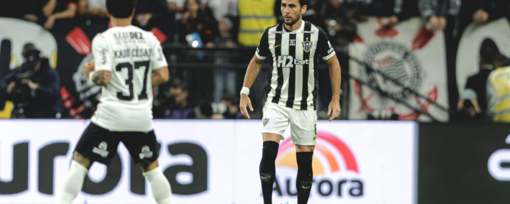 Zagueiro reclama da falta de efetividade do Atlético: ‘Fomos superiores o jogo todo’