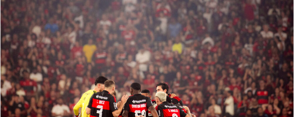 ‘Meu Flamengo não precisa de você’: jogador é alvo de protesto da torcida