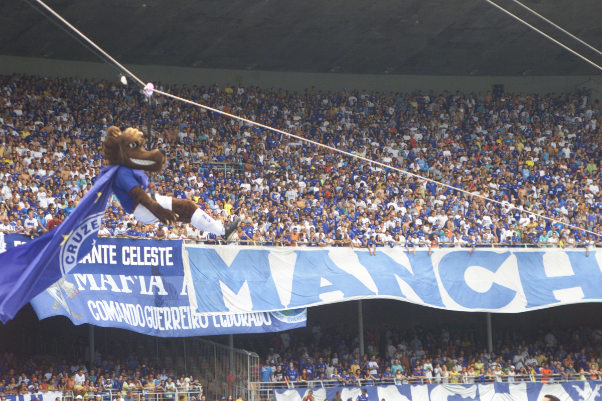 Túnel do tempo: relembre como era ir a jogo do Cruzeiro no antigo Mineirão
