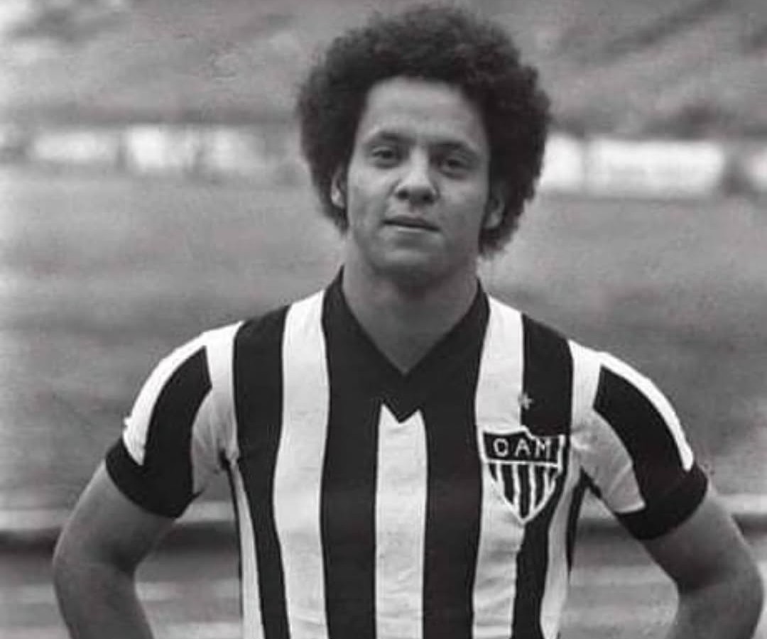 Reinaldo jovem, vestido com a camisa do Atlético - (foto: Arquivo Pessoal)
