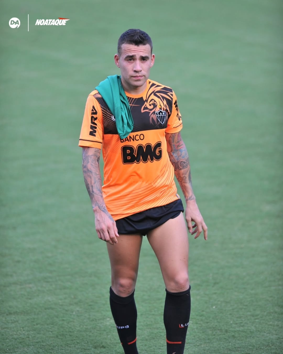Otamendi durante passagem pelo Atlético