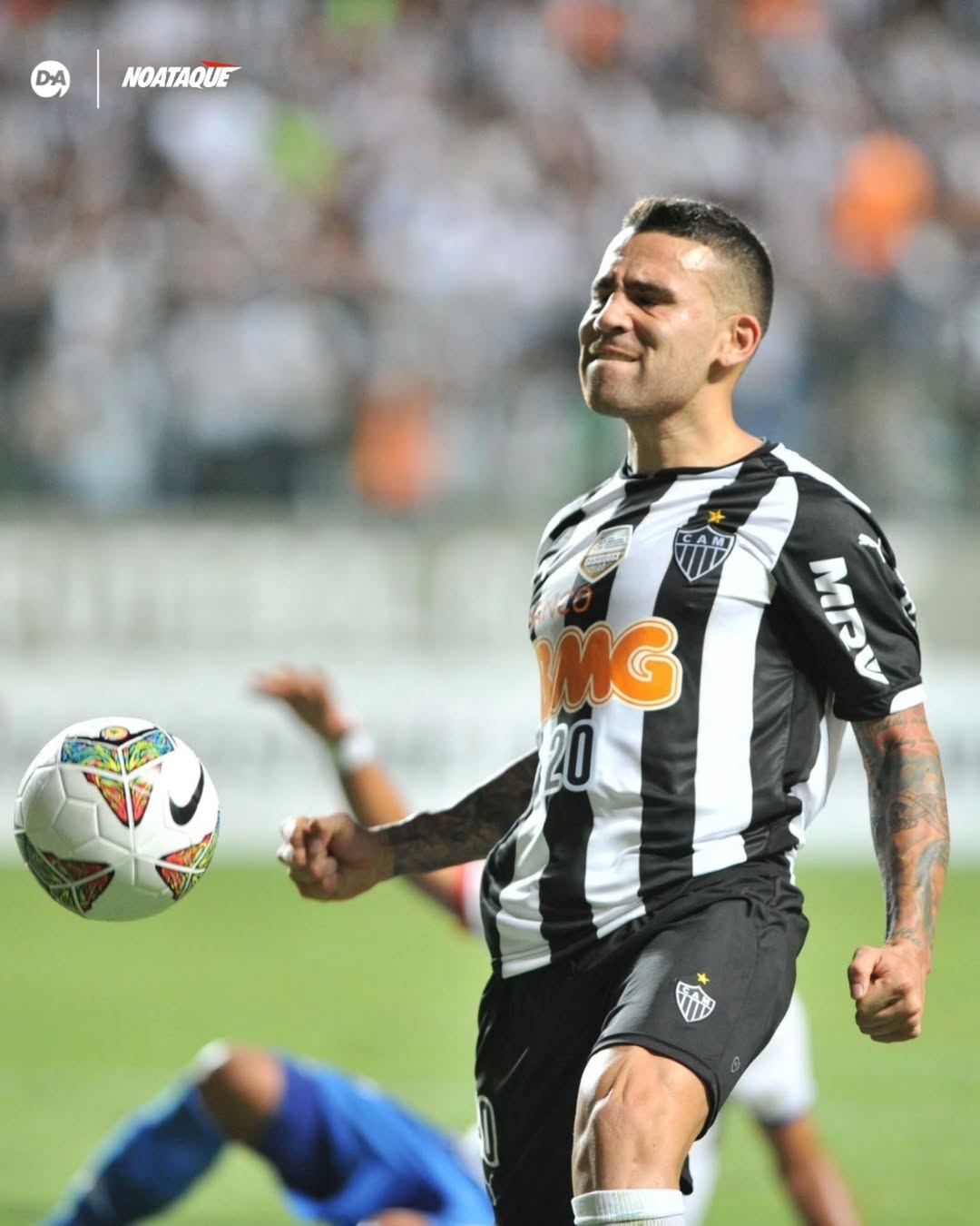 Otamendi durante passagem pelo Atlético