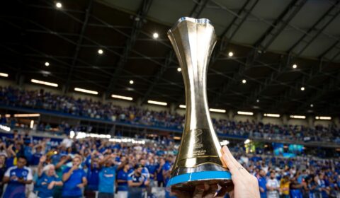 Aos 37 anos, ídolo histórico acerta retorno e veste a camisa 9 do Cruzeiro