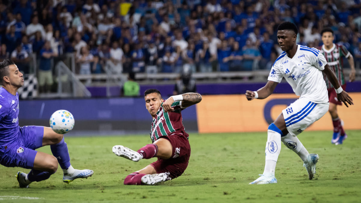 Artur Jorge admite falta de capricho e defende Néiser no Cruzeiro: ‘Humanizar o futebol’