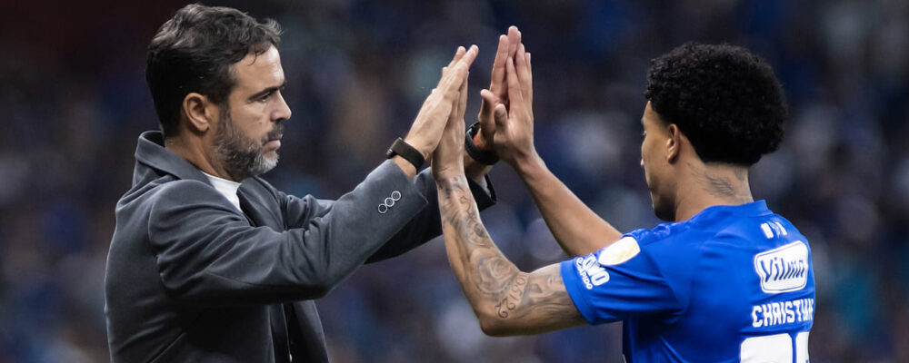 Artur Jorge escancara satisfação com 1º semestre do Cruzeiro e faz pedido para retorno