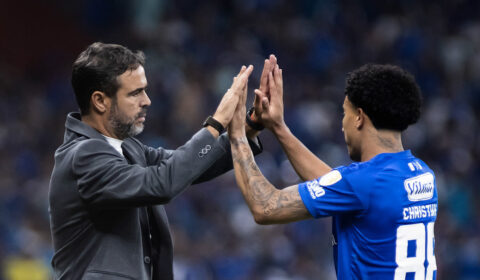 Artur Jorge escancara satisfação com 1º semestre do Cruzeiro e faz pedido para retorno