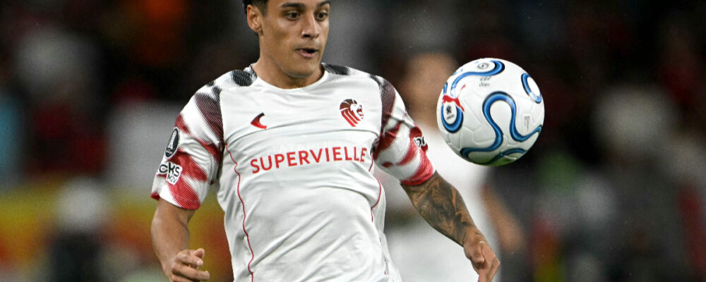Atlético: Domínguez responde sobre possível interesse em meia do Estudiantes