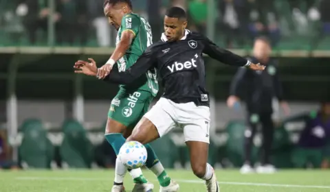Botafogo dá vexame e cai para Chapecoense na Copa do Brasil