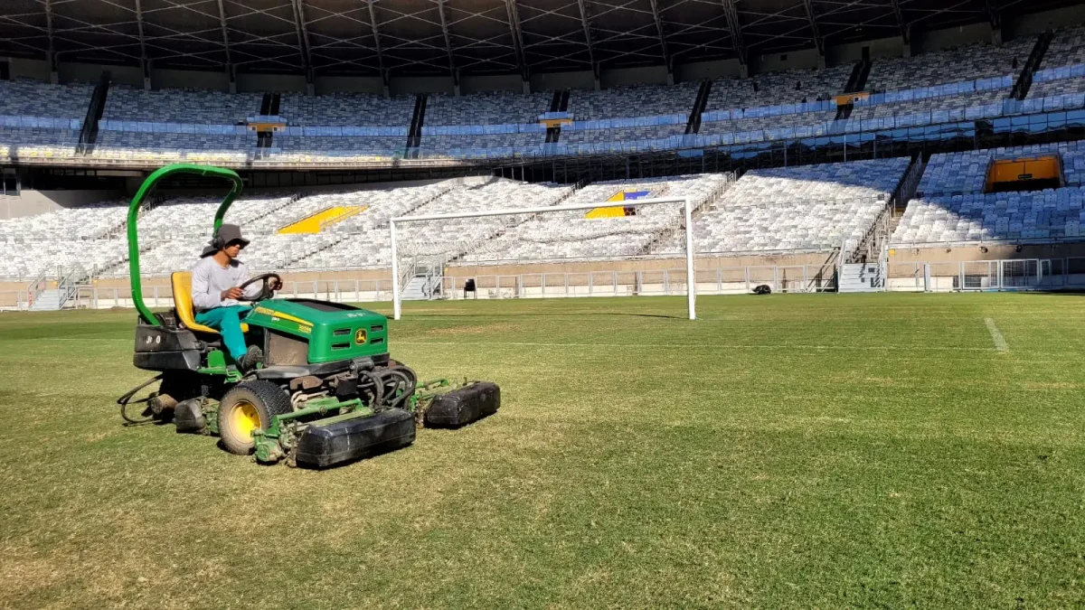 Com Cruzeiro de férias, Mineirão inicia plantio do gramado de inverno