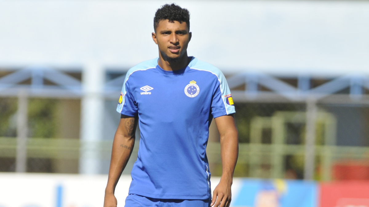 Convocado à Copa, Éderson viveu crise e teve saída conturbada do Cruzeiro