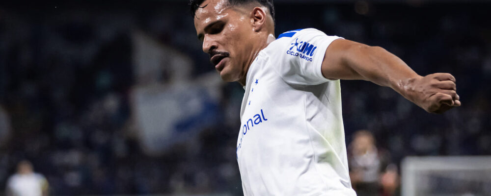 Cruzeiro: Como busca outro lateral em meio à indefinição com Kaiki, diz jornalista