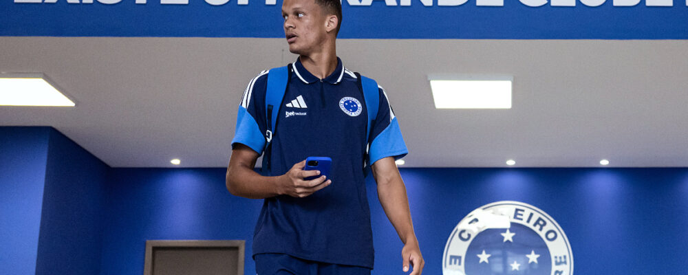 Cruzeiro negocia transferência de zagueiro ao futebol europeu