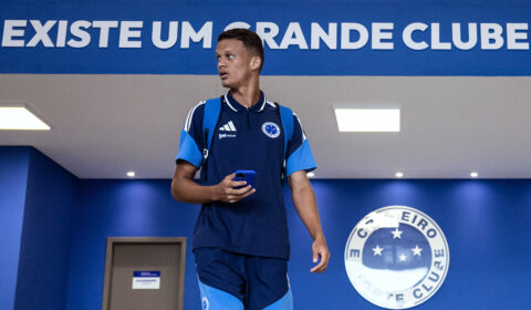 Cruzeiro negocia transferência de zagueiro para o futebol europeu