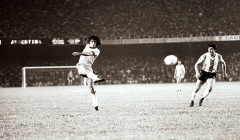 Defensor do Cruzeiro fez gol antológico em Copa e marcou mais de 100 vezes pelo clube