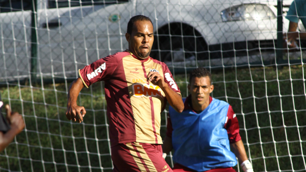 Destaque da Copa do Mundo, Vozinha enfrentou o Atlético em 2013; veja fotos exclusivas