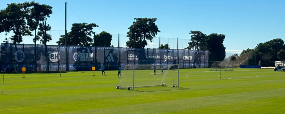 Dupla do Cruzeiro desfalca treino aberto à imprensa; veja detalhes