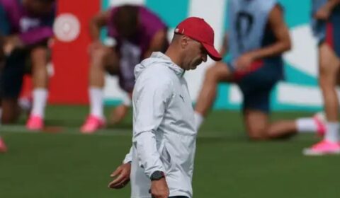 Em meio à Copa, técnico de Portugal negocia para assumir vaga de ex-Flamengo