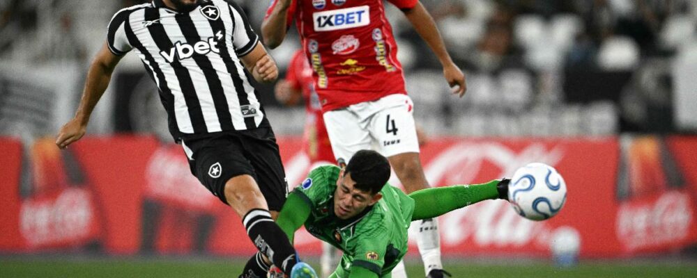 Em qual canal vai passar Racing x Botafogo hoje (15/4)?