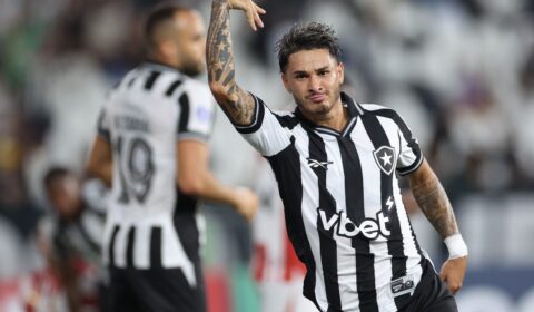 Em qual canal vai passar o jogo Botafogo x Racing hoje (6/5)?