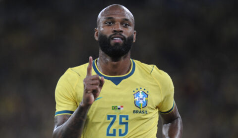 Ex-Cruzeiro se revolta com críticas a Igor Thiago: ‘Não sabem p#* nenhuma’