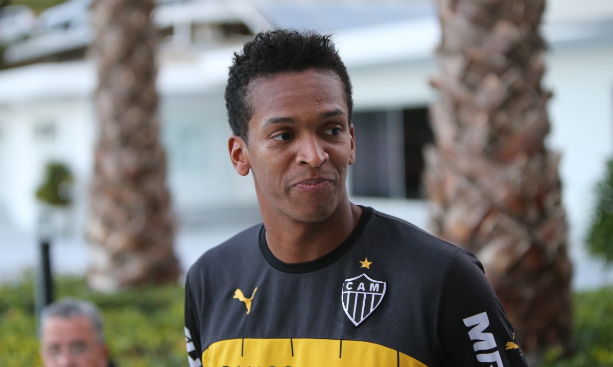 Ex-atacante do Atlético, Jô é preso pela quinta vez por atraso em pensão