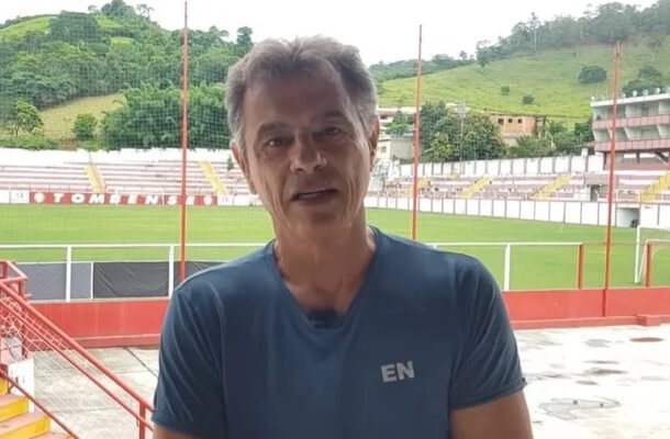 Ex-zagueiro de três Copas do Mundo rasga elogios a jogador do Cruzeiro: ‘Muita técnica’