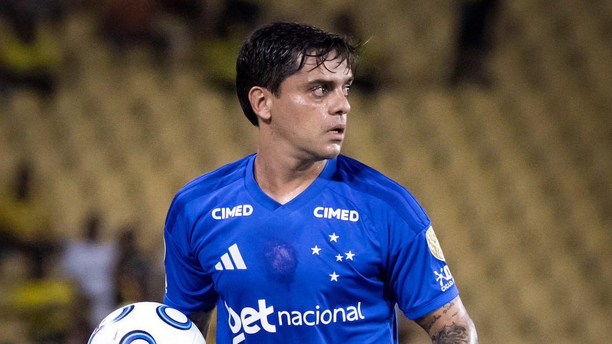 Fagner sai em defesa de jogador do Cruzeiro: ‘Tem que ter paciência’