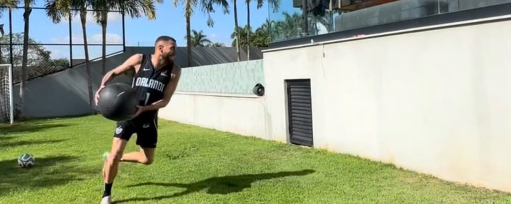 Ídolo do Atlético, Everson publica vídeo de treino intenso durante as férias