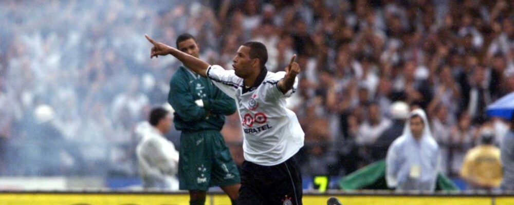 Ídolo do Corinthians lembra reviravolta após menosprezo no Cruzeiro: ‘Chorei sozinho’