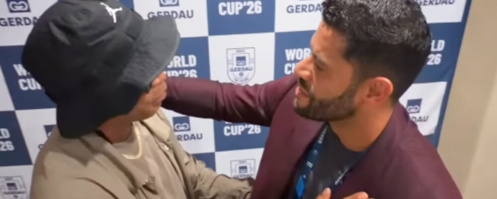 Ídolos do Atlético, Ronaldinho e Hulk se encontram em evento nos Estados Unidos