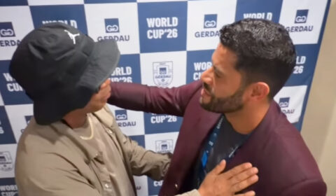 Ídolos do Atlético, Ronaldinho e Hulk se encontram em evento nos Estados Unidos