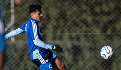 Kaiki viaja para assinar com o Como e diz ‘até logo’ a torcedores do Cruzeiro: ‘Amo vocês’