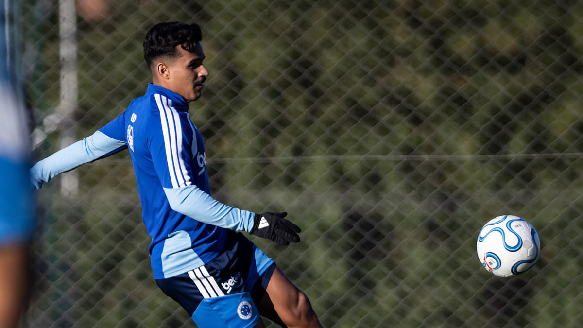 Kaiki viaja para assinar com o Como e diz ‘até logo’ a torcedores do Cruzeiro: ‘Amo vocês’