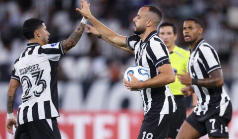 Na estreia de Franclim Carvalho, Botafogo empata com Caracas pela Sul-Americana