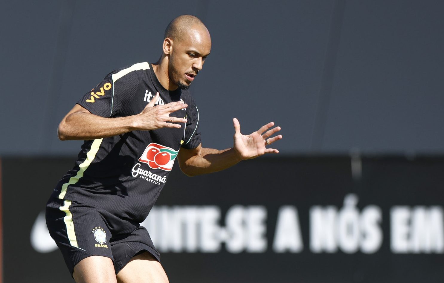 Volante Fabinho em treinamento da Seleção Brasileira - (foto: Rafael Ribeiro/CBF) Volante Fabinho em treinamento da Seleção Brasileira - (foto: Rafael Ribeiro/CBF)