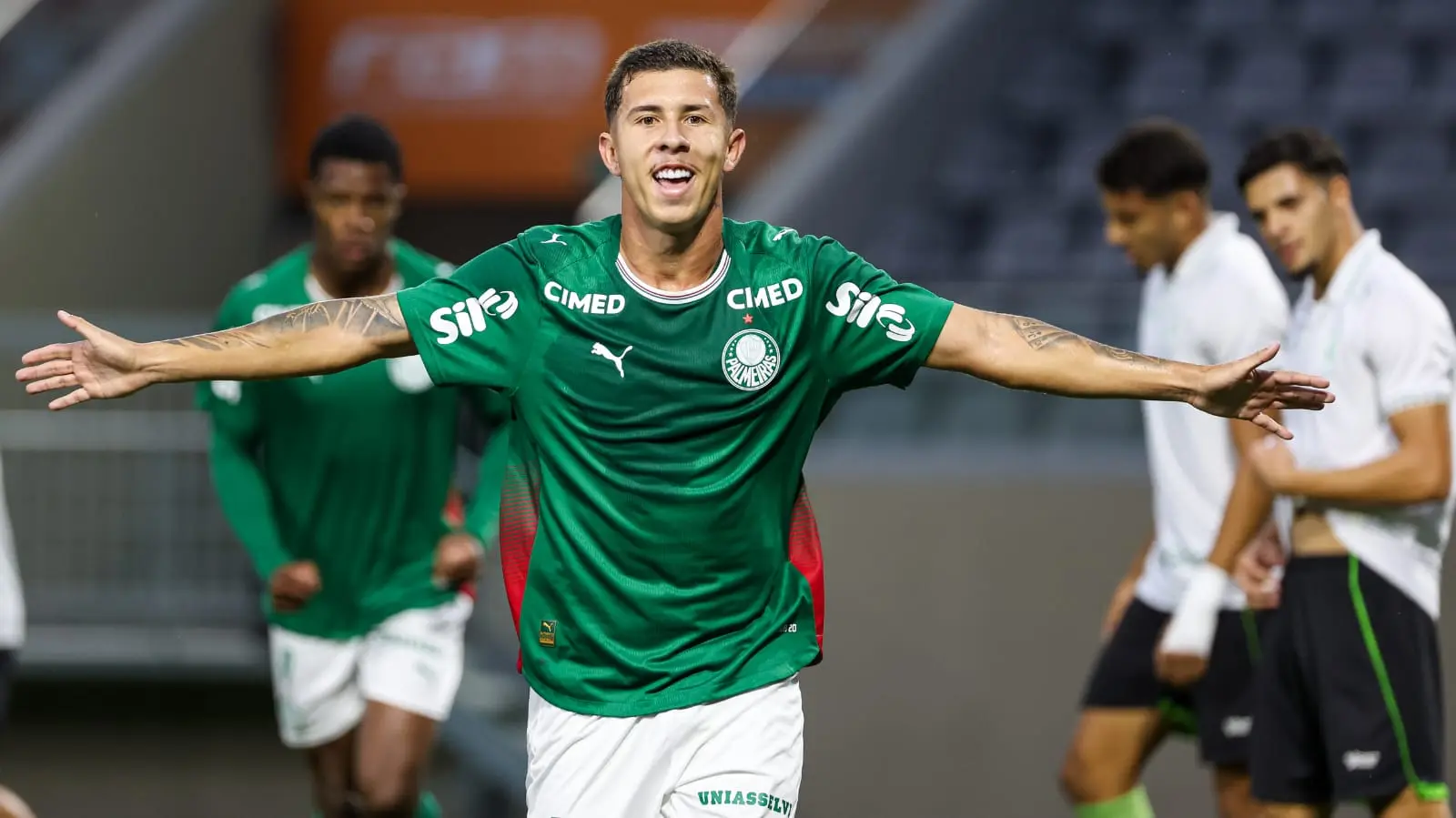 Palmeiras faz 7 a 1 no América e dispara na liderança do Brasileiro Sub-20
