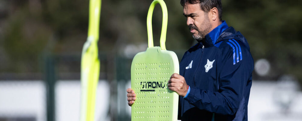 Técnico do Cruzeiro vê em pausa chance para atletas se provarem, mas avisa: ‘Sabemos o que temos’