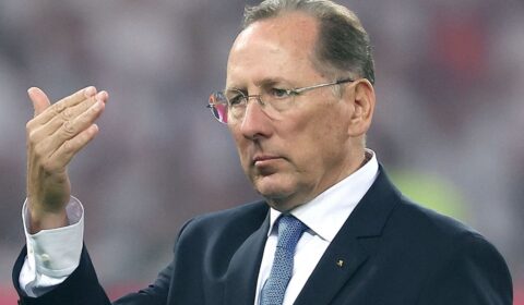 Tribunal afasta John Textor do comando da SAF do Botafogo