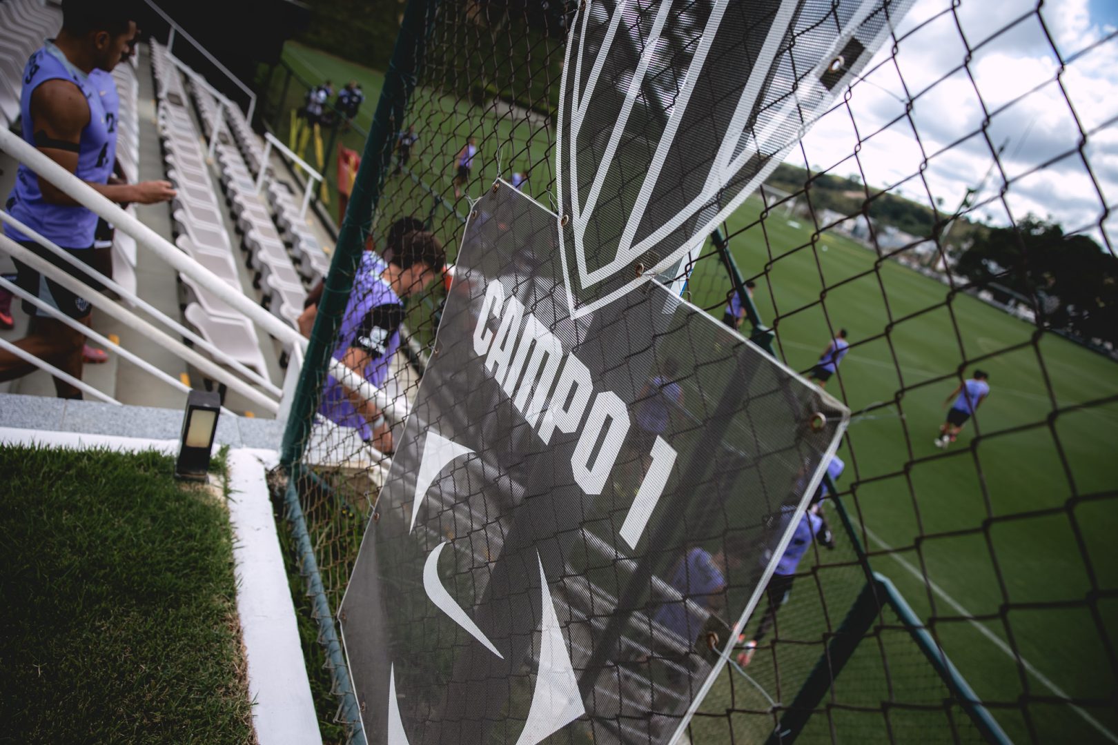 Trio do Atlético frequenta Cidade do Galo durante as férias; entenda