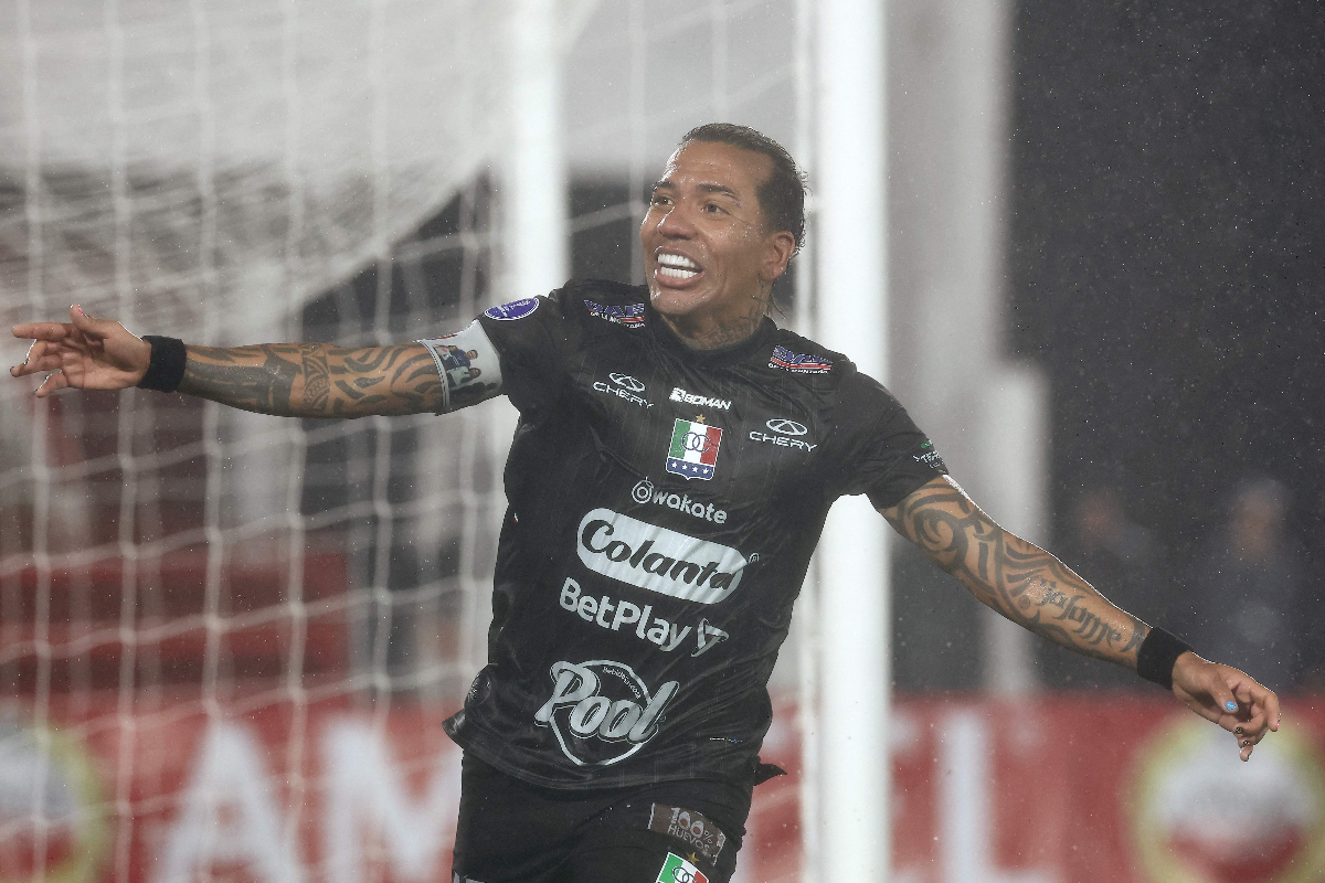 Dayro Moreno comemora gol pelo Once Caldas - (foto: ALEJANDRO PAGNI / AF)