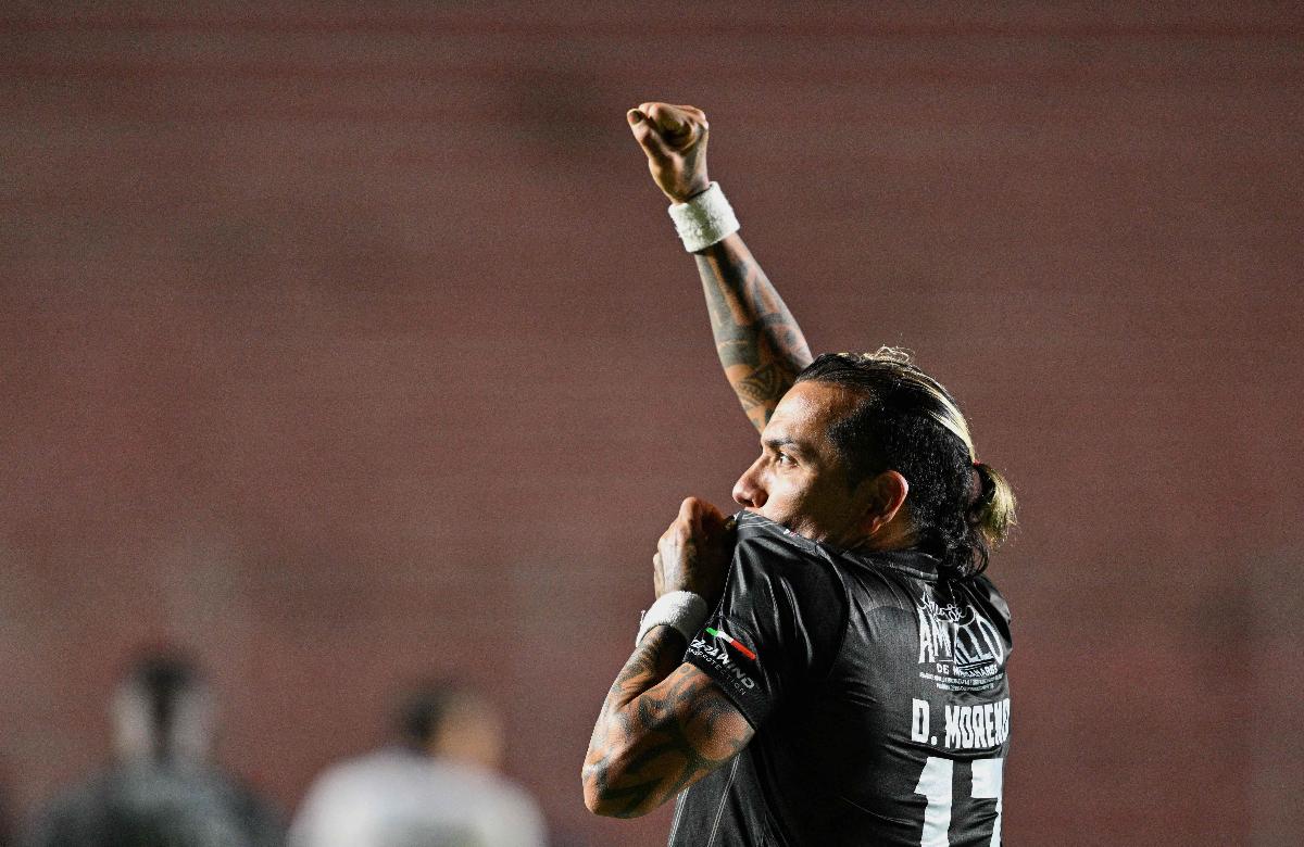 Algoz do Cruzeiro na Libertadores e artilheiro da ‘Sula’ aos 40 anos faz golaço; veja