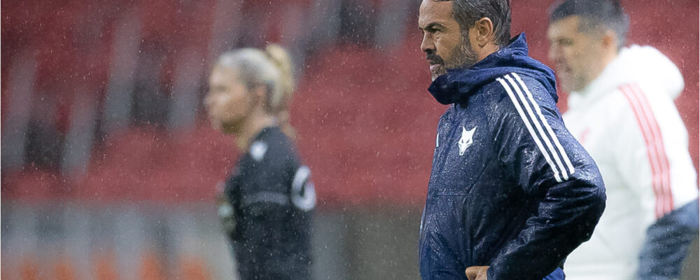 Artur Jorge explica mudanças cruciais para evolução do Cruzeiro em vitória